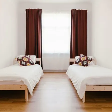 Izu Apartament *